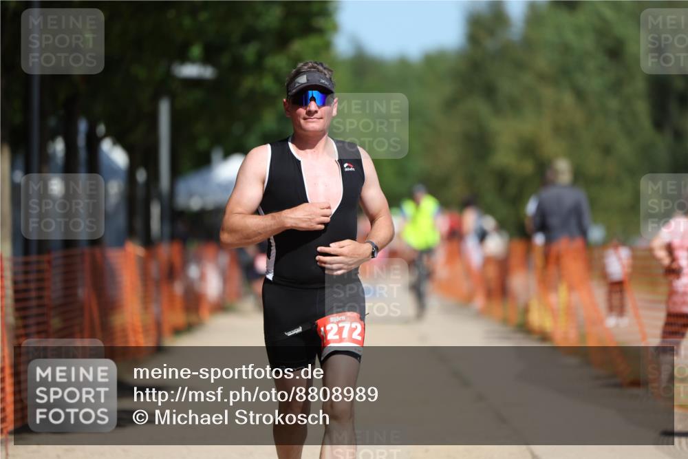 07.09.2025 - 19. Norderstedt Triathlon Michael Strokosch http://msf.ph/oto/8808989 07.09.2025 12:45:23 Laufen 1272 meine-sportfotos.de