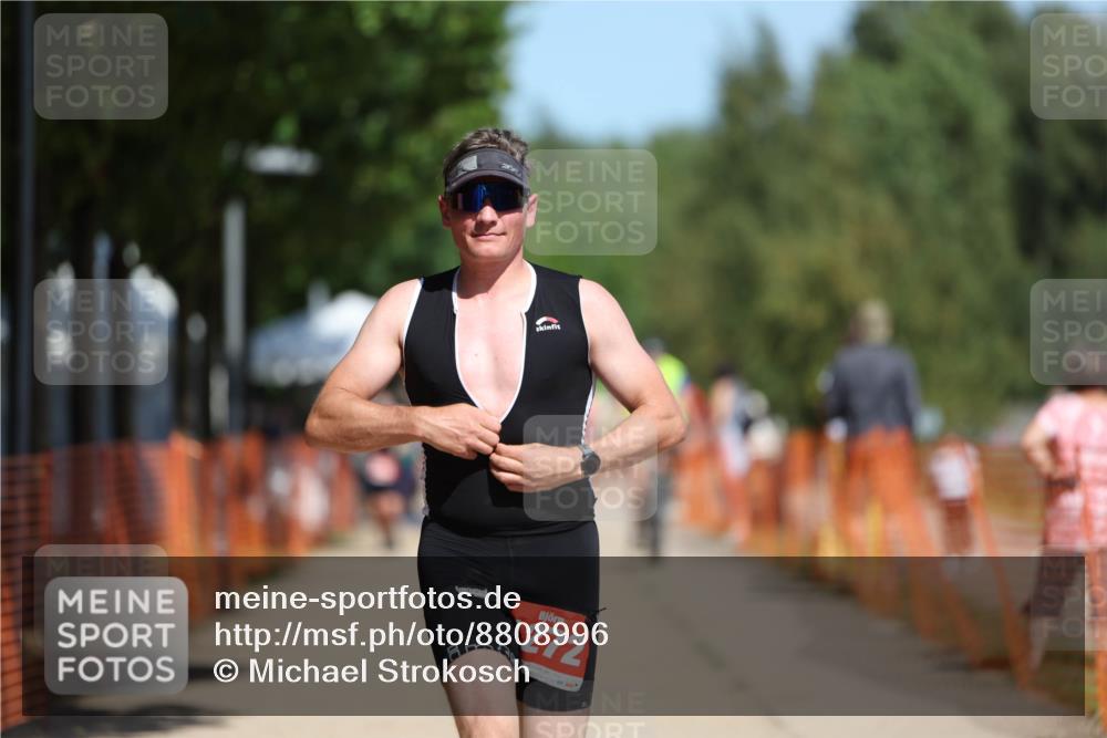 07.09.2025 - 19. Norderstedt Triathlon Michael Strokosch http://msf.ph/oto/8808996 07.09.2025 12:45:24 Laufen 1272 meine-sportfotos.de