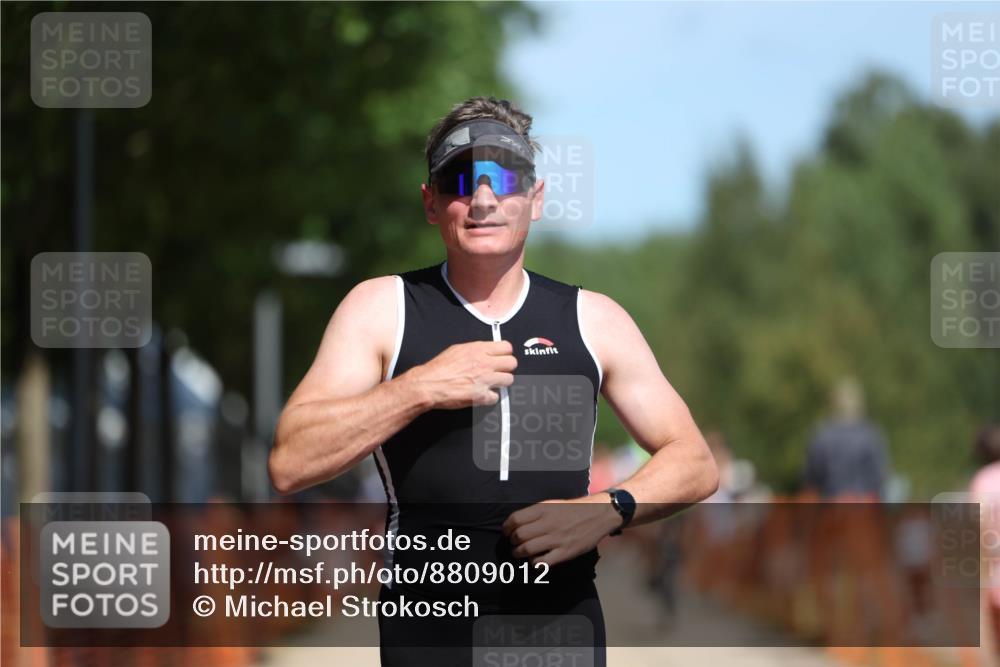 07.09.2025 - 19. Norderstedt Triathlon Michael Strokosch http://msf.ph/oto/8809012 07.09.2025 12:45:25 Laufen 1272 meine-sportfotos.de