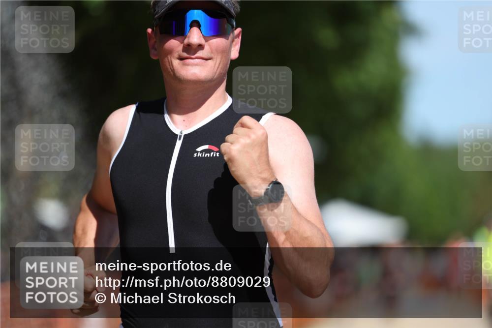 07.09.2025 - 19. Norderstedt Triathlon Michael Strokosch http://msf.ph/oto/8809029 07.09.2025 12:45:26 Laufen 1272 meine-sportfotos.de
