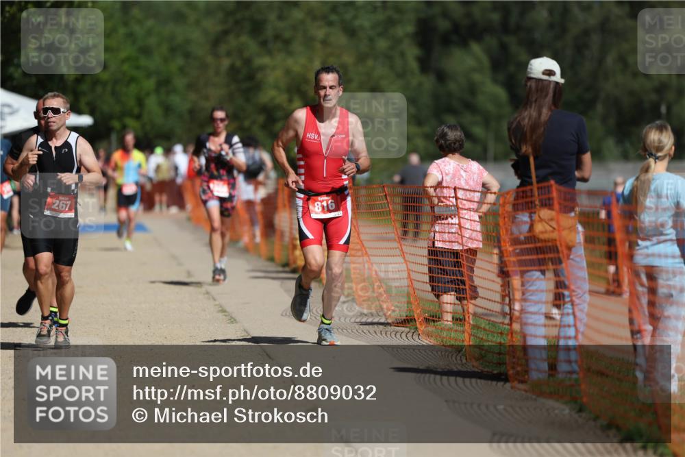 07.09.2025 - 19. Norderstedt Triathlon Michael Strokosch http://msf.ph/oto/8809032 07.09.2025 12:45:38 Laufen 184, 267, 816, 1386, 1397 meine-sportfotos.de