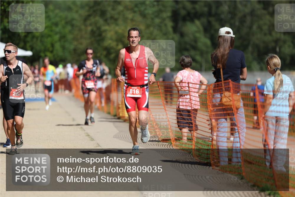 07.09.2025 - 19. Norderstedt Triathlon Michael Strokosch http://msf.ph/oto/8809035 07.09.2025 12:45:38 Laufen 184, 267, 816, 1386, 1397 meine-sportfotos.de