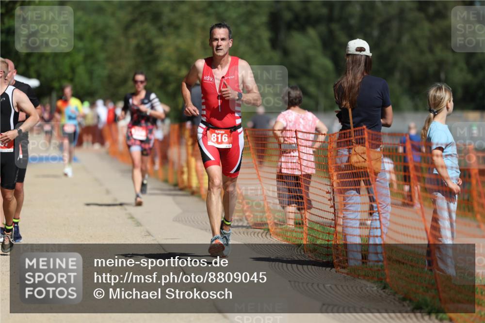 07.09.2025 - 19. Norderstedt Triathlon Michael Strokosch http://msf.ph/oto/8809045 07.09.2025 12:45:38 Laufen 184, 267, 816, 1386, 1397 meine-sportfotos.de
