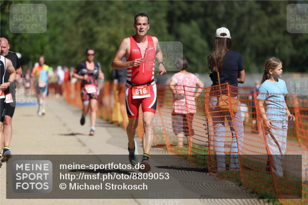 07.09.2025 - 19. Norderstedt Triathlon Michael Strokosch http://msf.ph/oto/8809053 07.09.2025 12:45:39 Laufen 184, 267, 816, 1386, 1397 meine-sportfotos.de