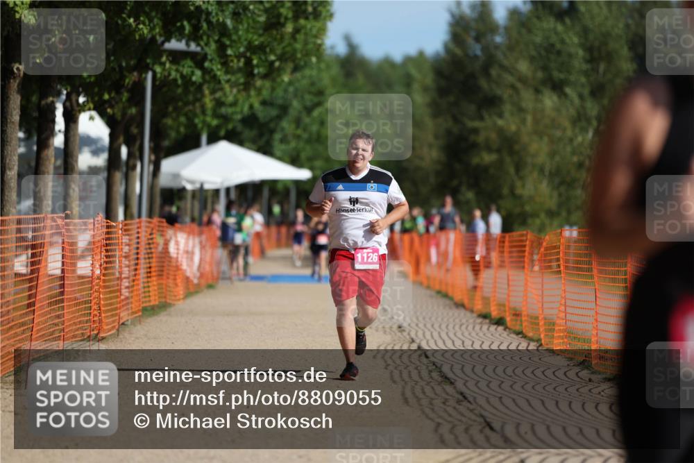 07.09.2025 - 19. Norderstedt Triathlon Michael Strokosch http://msf.ph/oto/8809055 07.09.2025 10:35:11 Laufen 1114, 1126 meine-sportfotos.de