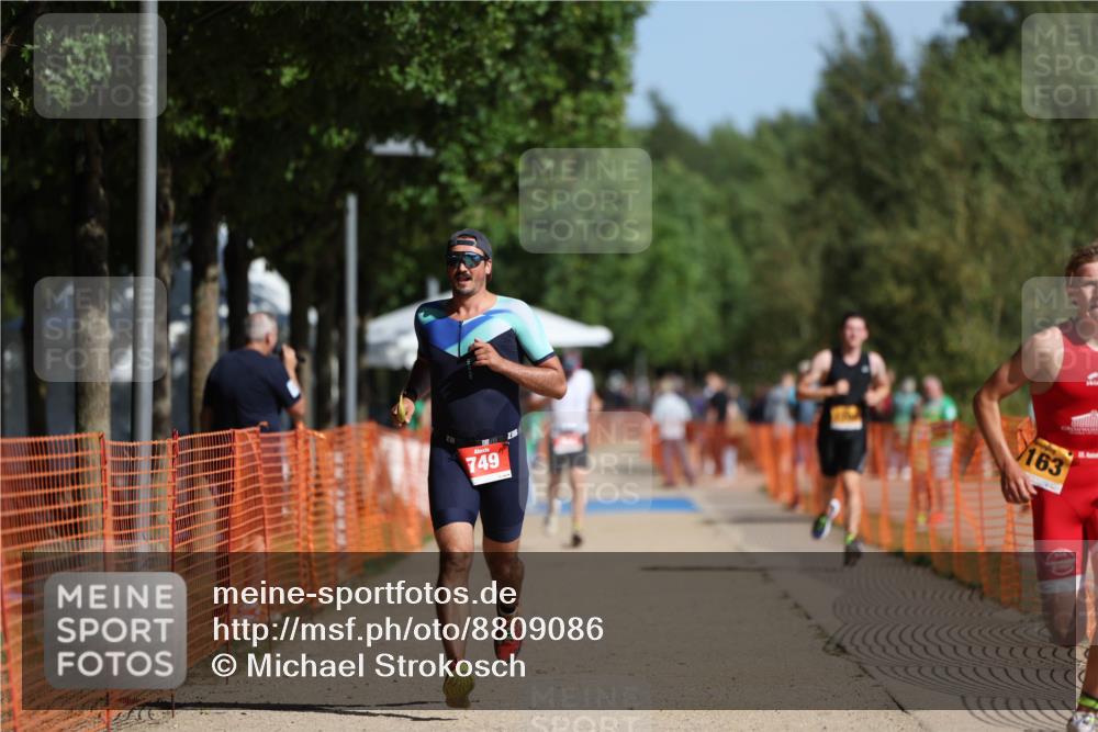 07.09.2025 - 19. Norderstedt Triathlon Michael Strokosch http://msf.ph/oto/8809086 07.09.2025 11:36:02 Laufen 749, 1163, 1208, 1211 meine-sportfotos.de