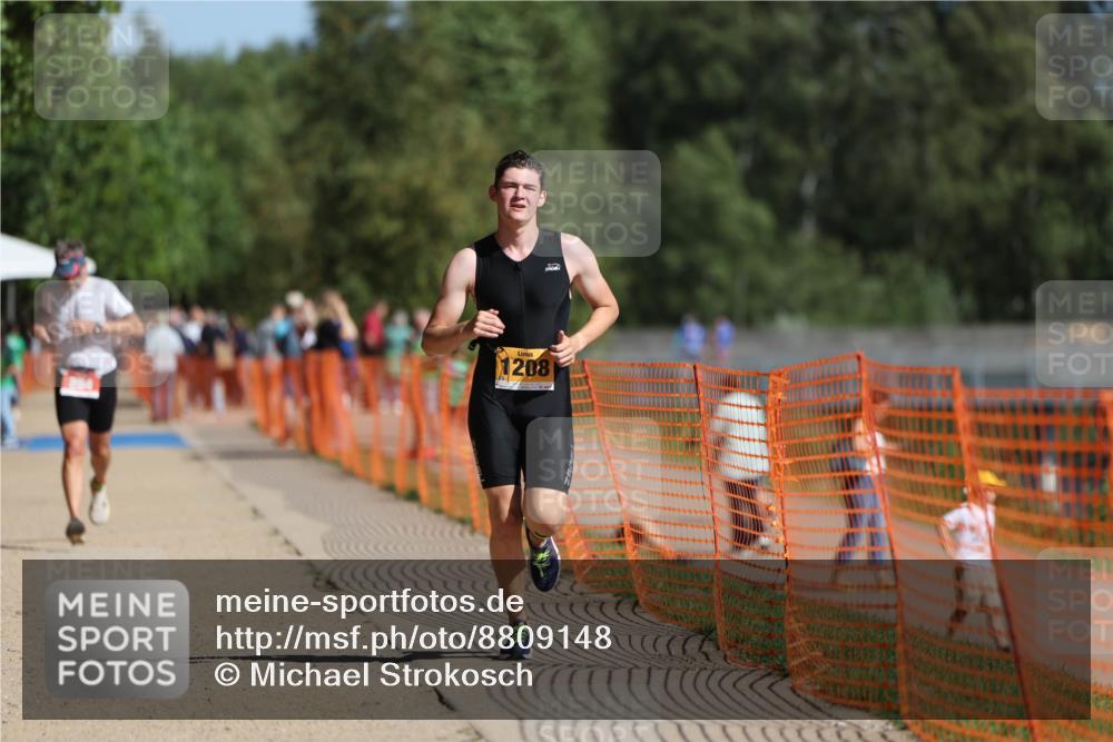 07.09.2025 - 19. Norderstedt Triathlon Michael Strokosch http://msf.ph/oto/8809148 07.09.2025 11:36:06 Laufen 284, 749, 1163, 1208 meine-sportfotos.de