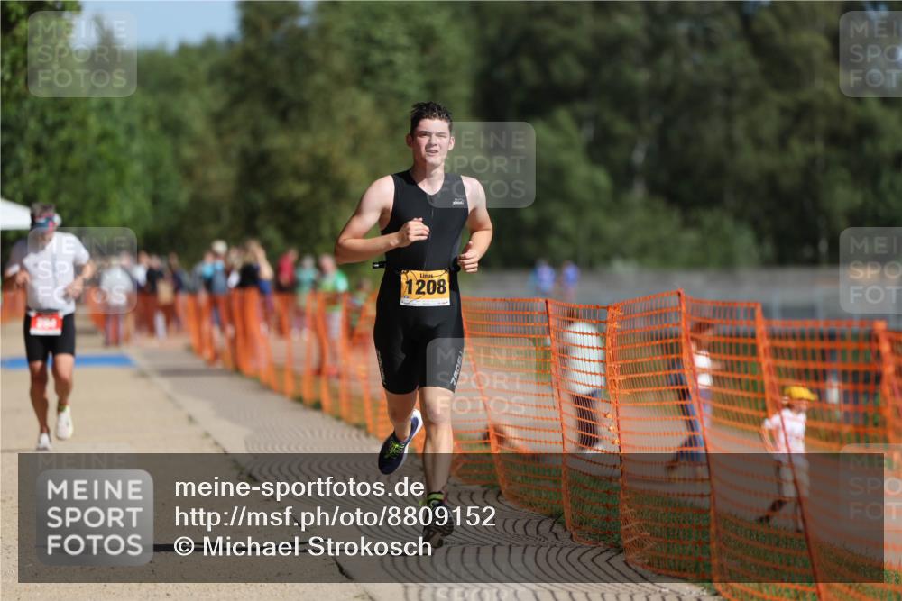 07.09.2025 - 19. Norderstedt Triathlon Michael Strokosch http://msf.ph/oto/8809152 07.09.2025 11:36:07 Laufen 284, 749, 1163, 1208 meine-sportfotos.de