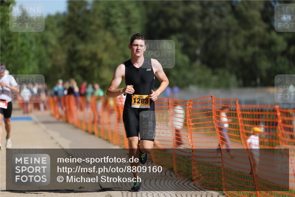 07.09.2025 - 19. Norderstedt Triathlon Michael Strokosch http://msf.ph/oto/8809160 07.09.2025 11:36:07 Laufen 284, 749, 1163, 1208 meine-sportfotos.de