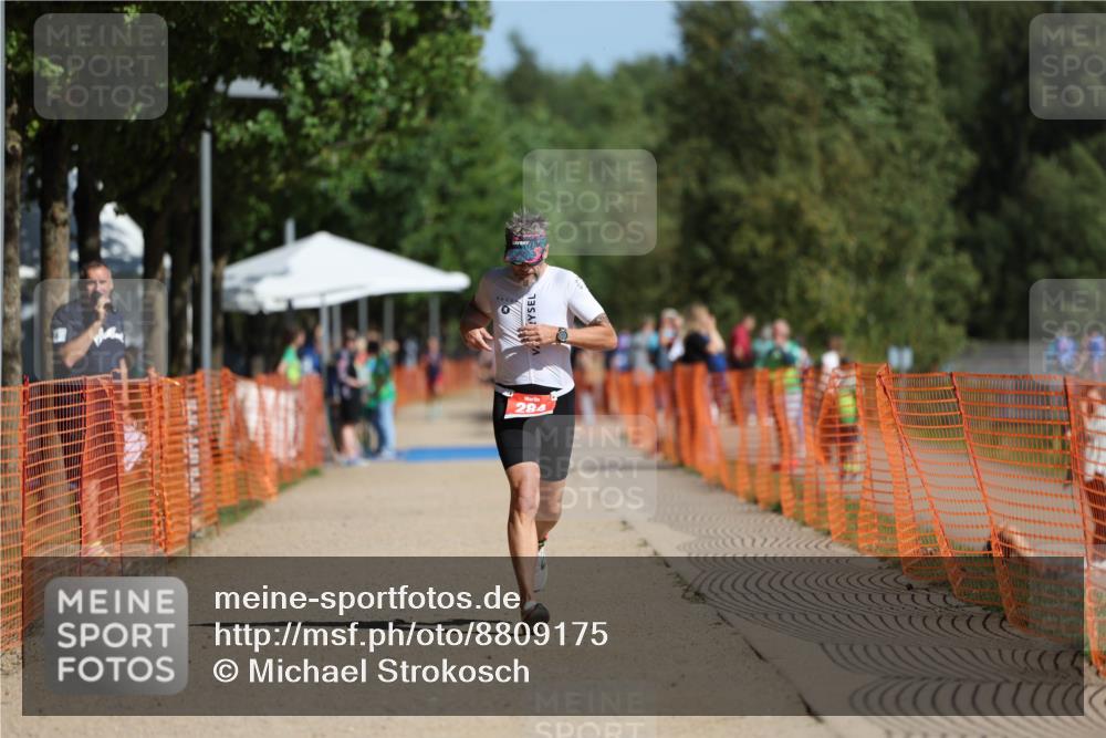 07.09.2025 - 19. Norderstedt Triathlon Michael Strokosch http://msf.ph/oto/8809175 07.09.2025 11:36:10 Laufen 284, 1208 meine-sportfotos.de