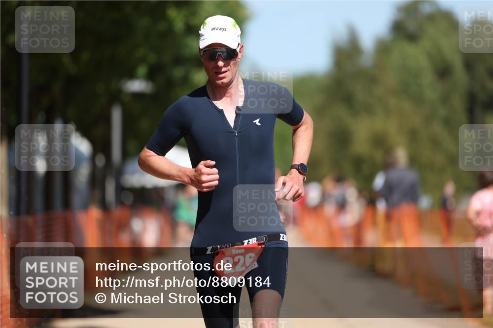 07.09.2025 - 19. Norderstedt Triathlon Michael Strokosch http://msf.ph/oto/8809184 07.09.2025 12:45:56 Laufen 226, 1246 meine-sportfotos.de