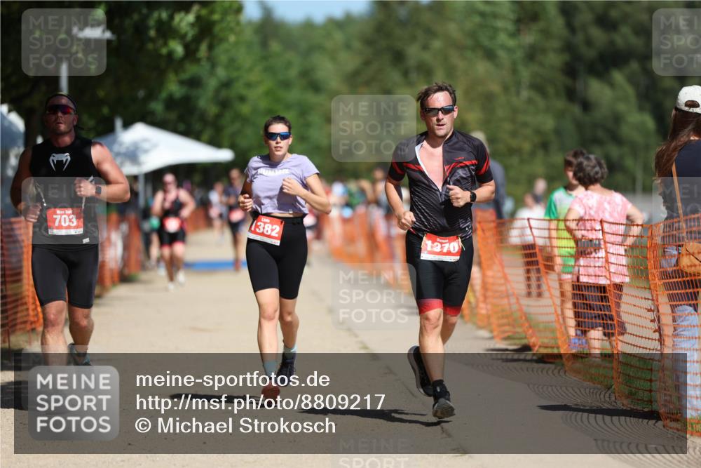 07.09.2025 - 19. Norderstedt Triathlon Michael Strokosch http://msf.ph/oto/8809217 07.09.2025 12:46:05 Laufen 703, 1370, 1382 meine-sportfotos.de