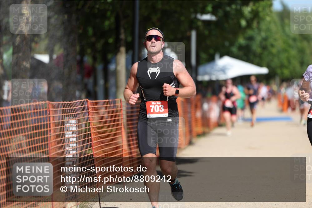 07.09.2025 - 19. Norderstedt Triathlon Michael Strokosch http://msf.ph/oto/8809242 07.09.2025 12:46:07 Laufen 703, 1370, 1382 meine-sportfotos.de