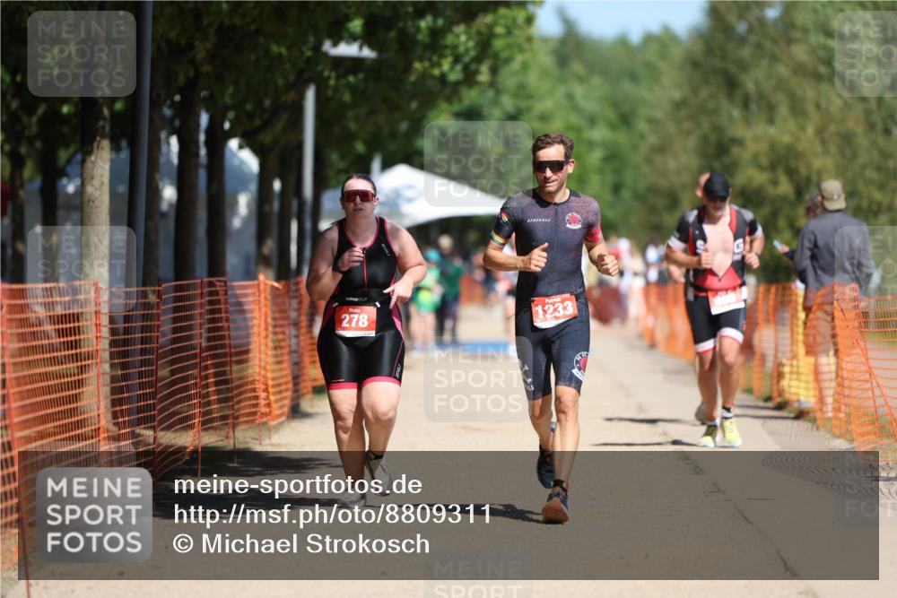 07.09.2025 - 19. Norderstedt Triathlon Michael Strokosch http://msf.ph/oto/8809311 07.09.2025 12:46:17 Laufen 278, 695, 1233 meine-sportfotos.de