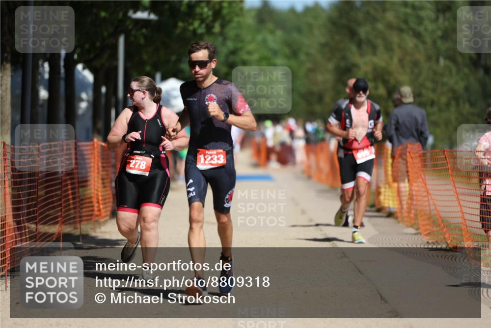 07.09.2025 - 19. Norderstedt Triathlon Michael Strokosch http://msf.ph/oto/8809318 07.09.2025 12:46:18 Laufen 278, 695, 728, 1233 meine-sportfotos.de