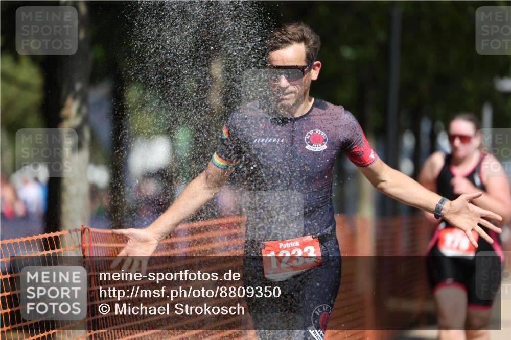 07.09.2025 - 19. Norderstedt Triathlon Michael Strokosch http://msf.ph/oto/8809350 07.09.2025 12:46:21 Laufen 278, 695, 728, 1233 meine-sportfotos.de