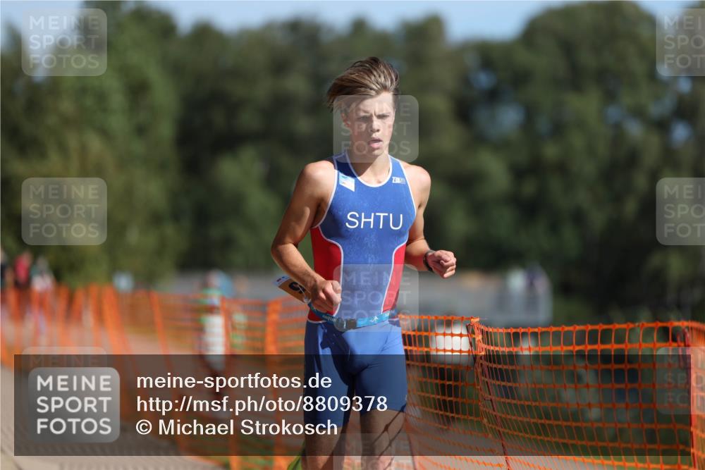 07.09.2025 - 19. Norderstedt Triathlon Michael Strokosch http://msf.ph/oto/8809378 07.09.2025 11:36:44 Laufen 1165, 1166 meine-sportfotos.de