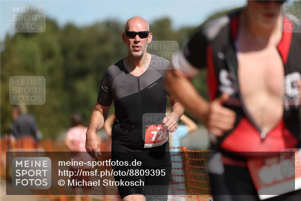 07.09.2025 - 19. Norderstedt Triathlon Michael Strokosch http://msf.ph/oto/8809395 07.09.2025 12:46:26 Laufen 278, 695, 728, 838 meine-sportfotos.de