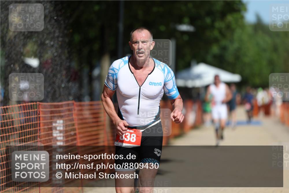 07.09.2025 - 19. Norderstedt Triathlon Michael Strokosch http://msf.ph/oto/8809430 07.09.2025 12:46:33 Laufen 697, 838 meine-sportfotos.de