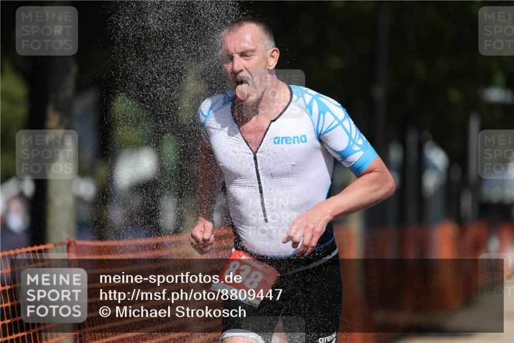 07.09.2025 - 19. Norderstedt Triathlon Michael Strokosch http://msf.ph/oto/8809447 07.09.2025 12:46:33 Laufen 697, 838 meine-sportfotos.de