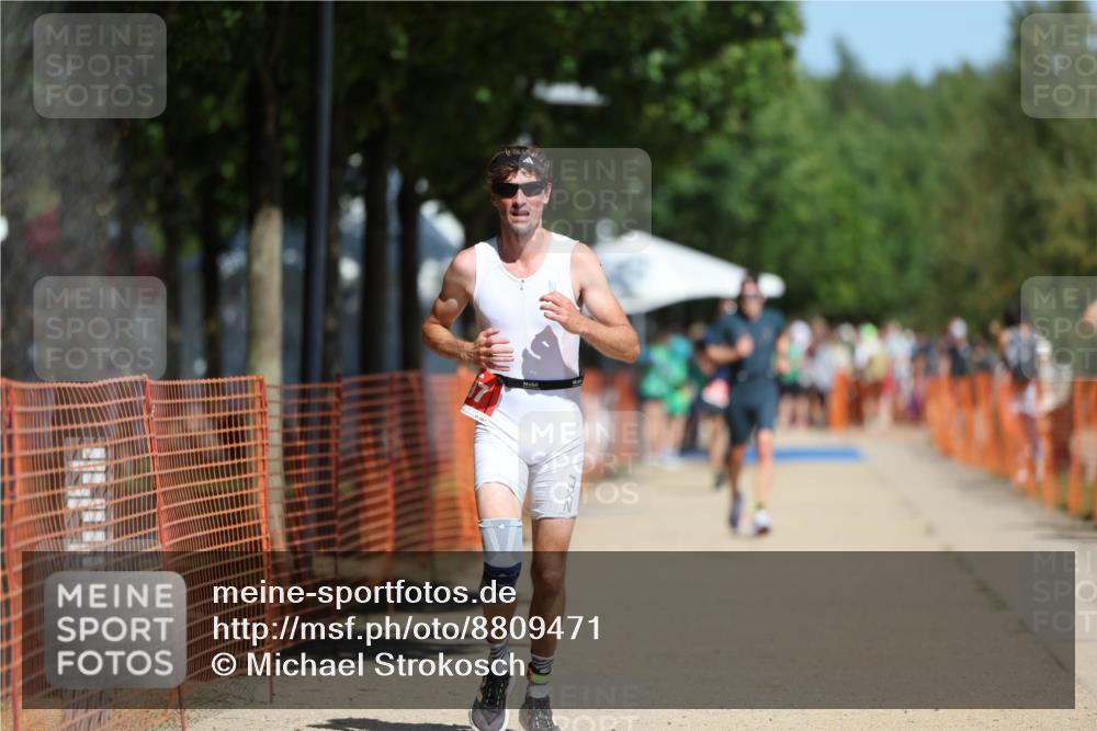 07.09.2025 - 19. Norderstedt Triathlon Michael Strokosch http://msf.ph/oto/8809471 07.09.2025 12:46:38 Laufen 697, 788 meine-sportfotos.de