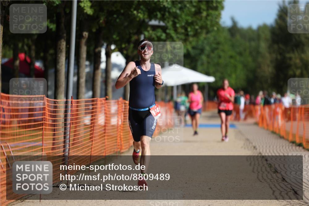 07.09.2025 - 19. Norderstedt Triathlon Michael Strokosch http://msf.ph/oto/8809489 07.09.2025 10:36:59 Laufen 1149 meine-sportfotos.de