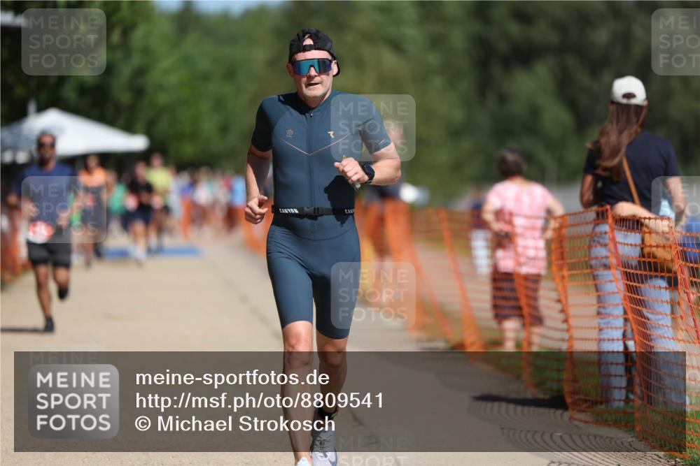 07.09.2025 - 19. Norderstedt Triathlon Michael Strokosch http://msf.ph/oto/8809541 07.09.2025 12:46:44 Laufen 251, 697, 788 meine-sportfotos.de