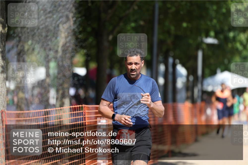 07.09.2025 - 19. Norderstedt Triathlon Michael Strokosch http://msf.ph/oto/8809607 07.09.2025 12:46:50 Laufen 251 meine-sportfotos.de