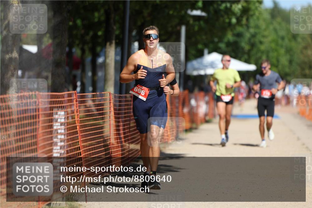 07.09.2025 - 19. Norderstedt Triathlon Michael Strokosch http://msf.ph/oto/8809640 07.09.2025 12:46:57 Laufen 696, 776, 1213 meine-sportfotos.de