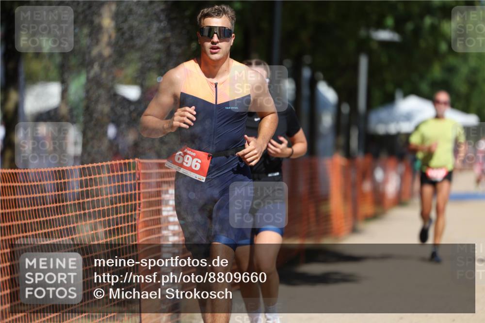 07.09.2025 - 19. Norderstedt Triathlon Michael Strokosch http://msf.ph/oto/8809660 07.09.2025 12:46:59 Laufen 696, 776, 1213, 1247 meine-sportfotos.de