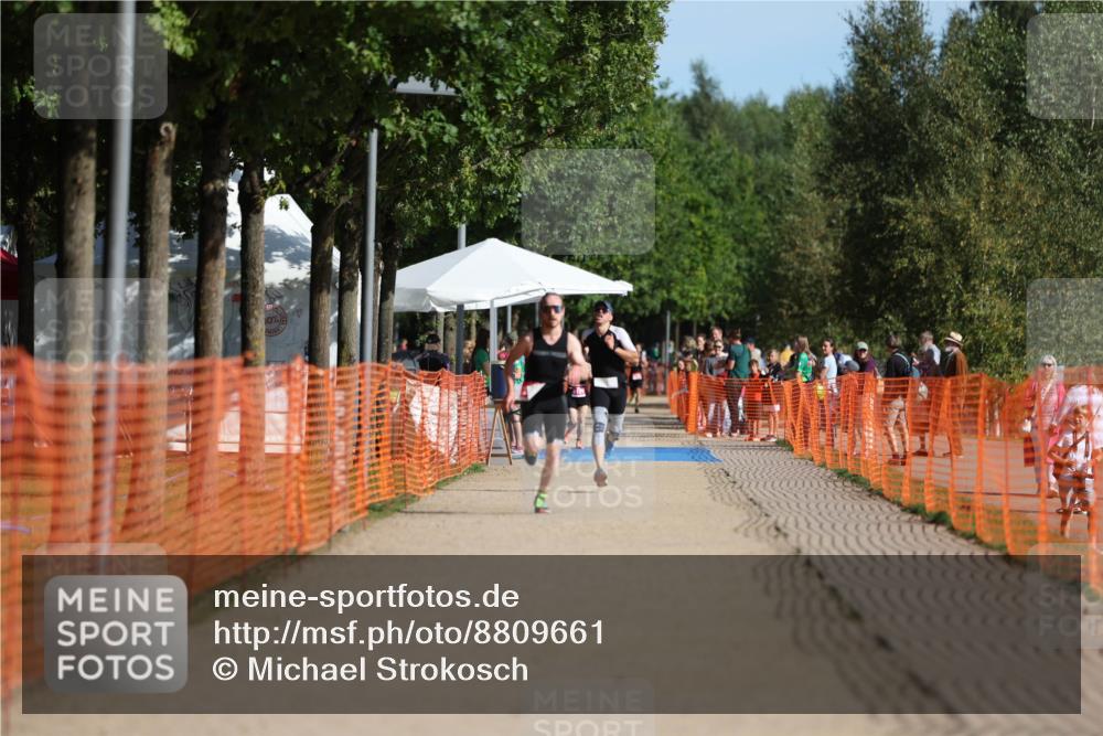 07.09.2025 - 19. Norderstedt Triathlon Michael Strokosch http://msf.ph/oto/8809661 07.09.2025 10:38:19 Laufen 1138 meine-sportfotos.de