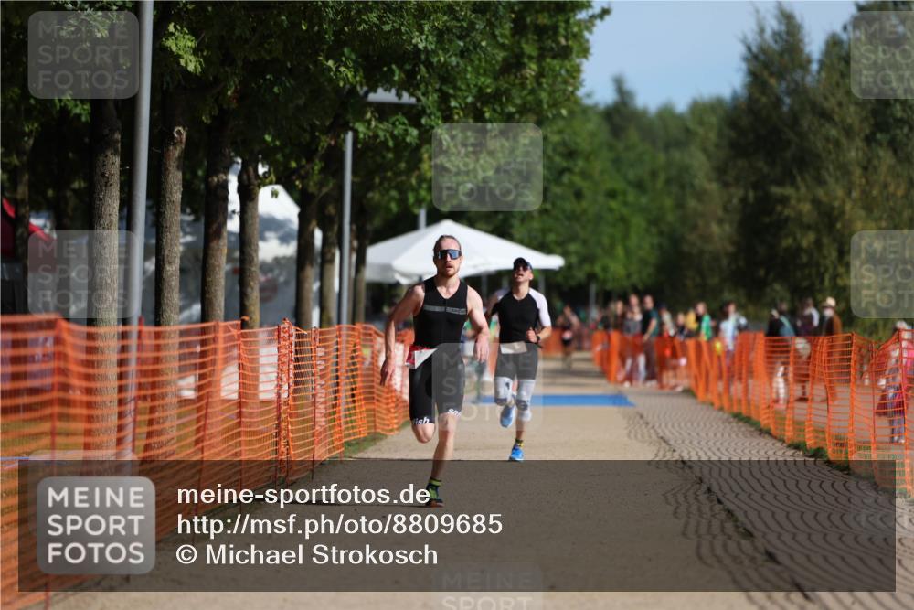 07.09.2025 - 19. Norderstedt Triathlon Michael Strokosch http://msf.ph/oto/8809685 07.09.2025 10:38:22 Laufen 1138, 1147 meine-sportfotos.de