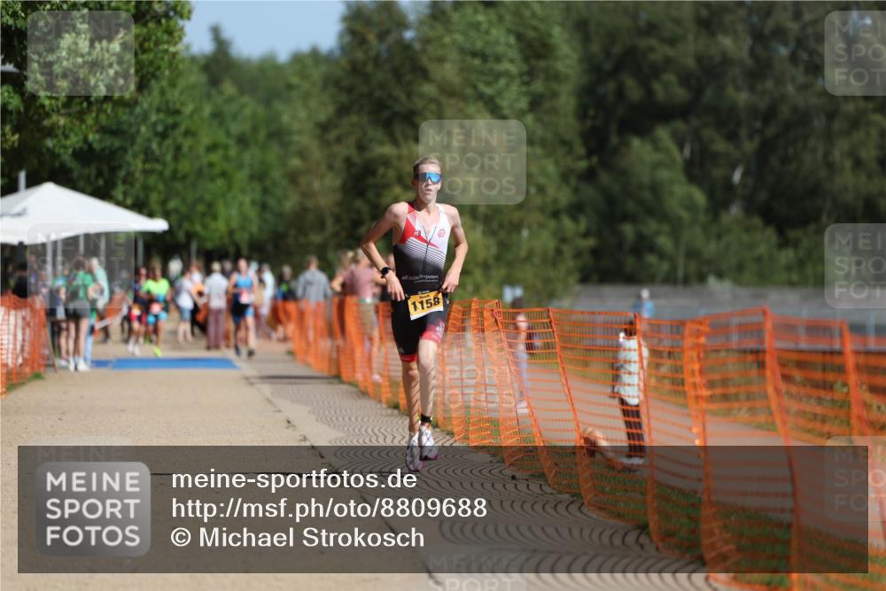 07.09.2025 - 19. Norderstedt Triathlon Michael Strokosch http://msf.ph/oto/8809688 07.09.2025 11:37:44 Laufen 1158, 1167 meine-sportfotos.de