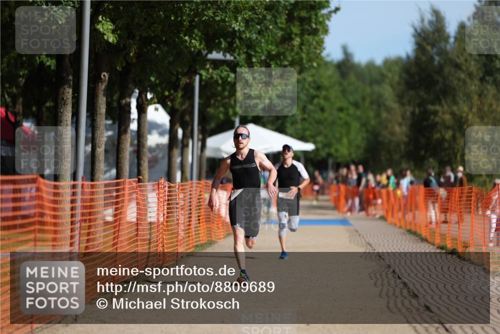 07.09.2025 - 19. Norderstedt Triathlon Michael Strokosch http://msf.ph/oto/8809689 07.09.2025 10:38:22 Laufen 1138, 1147 meine-sportfotos.de
