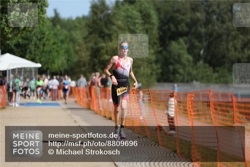 07.09.2025 - 19. Norderstedt Triathlon Michael Strokosch http://msf.ph/oto/8809696 07.09.2025 11:37:44 Laufen 1158, 1167 meine-sportfotos.de