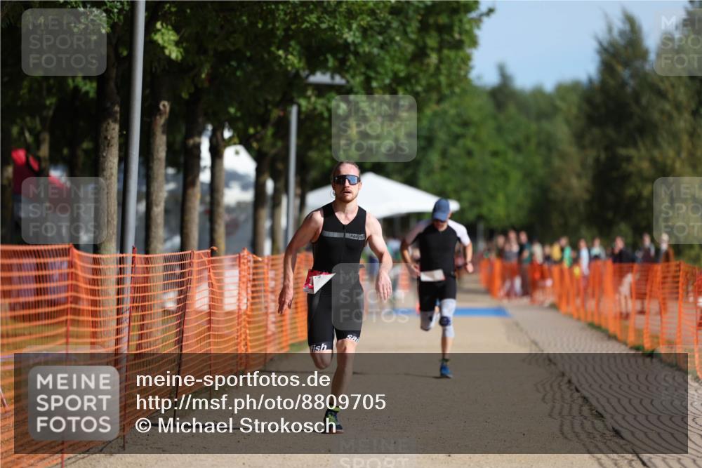07.09.2025 - 19. Norderstedt Triathlon Michael Strokosch http://msf.ph/oto/8809705 07.09.2025 10:38:23 Laufen 1138, 1147 meine-sportfotos.de
