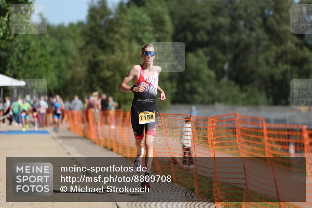 07.09.2025 - 19. Norderstedt Triathlon Michael Strokosch http://msf.ph/oto/8809708 07.09.2025 11:37:45 Laufen 1158, 1167 meine-sportfotos.de