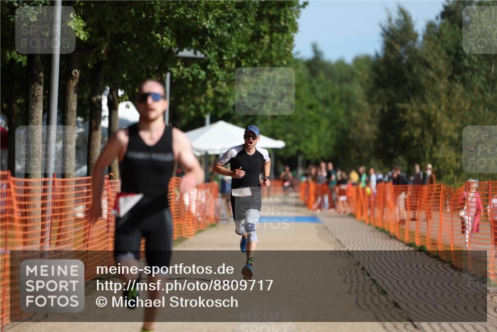 07.09.2025 - 19. Norderstedt Triathlon Michael Strokosch http://msf.ph/oto/8809717 07.09.2025 10:38:24 Laufen 1138, 1147 meine-sportfotos.de