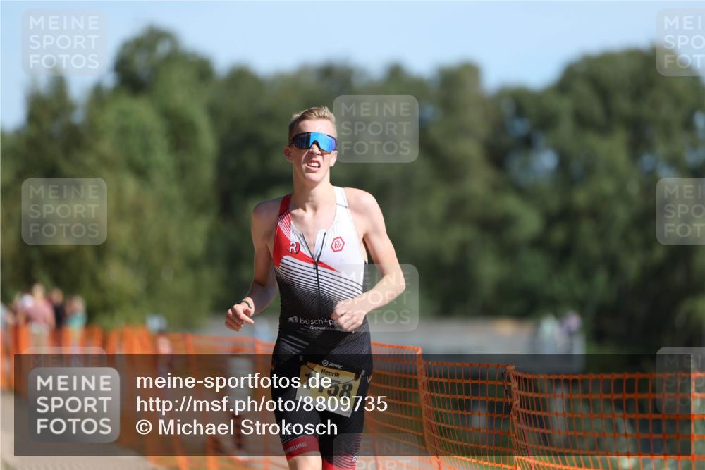 07.09.2025 - 19. Norderstedt Triathlon Michael Strokosch http://msf.ph/oto/8809735 07.09.2025 11:37:47 Laufen 1158 meine-sportfotos.de