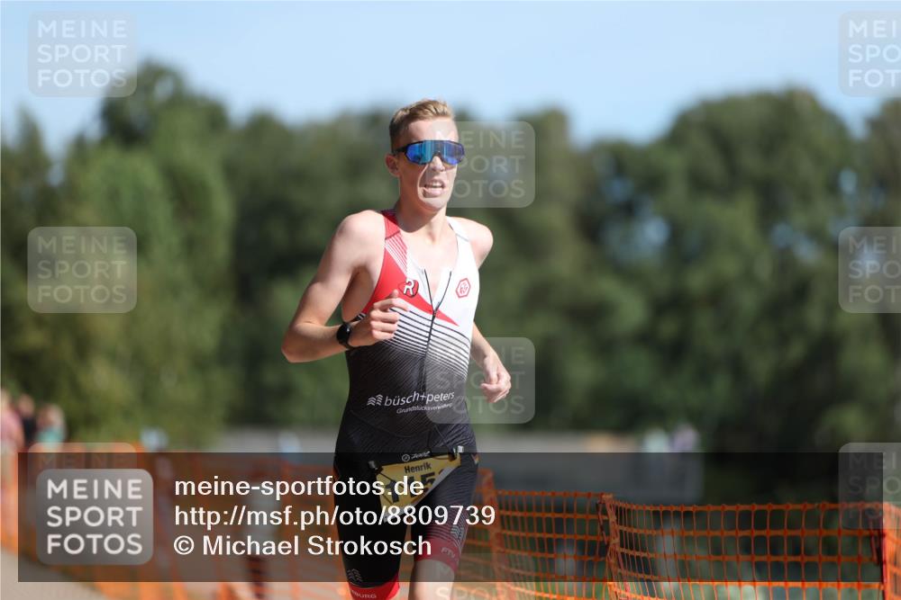 07.09.2025 - 19. Norderstedt Triathlon Michael Strokosch http://msf.ph/oto/8809739 07.09.2025 11:37:48 Laufen 1158 meine-sportfotos.de