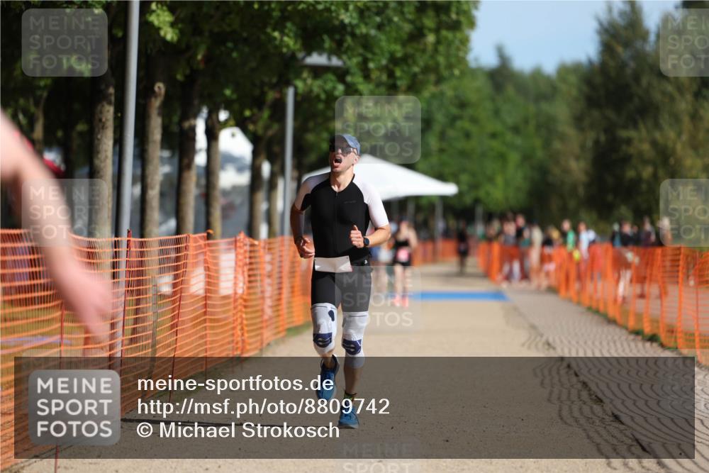07.09.2025 - 19. Norderstedt Triathlon Michael Strokosch http://msf.ph/oto/8809742 07.09.2025 10:38:26 Laufen 1138, 1147 meine-sportfotos.de