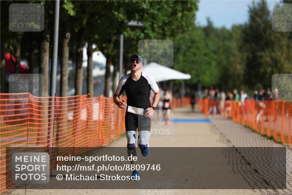 07.09.2025 - 19. Norderstedt Triathlon Michael Strokosch http://msf.ph/oto/8809746 07.09.2025 10:38:26 Laufen 1138, 1147 meine-sportfotos.de