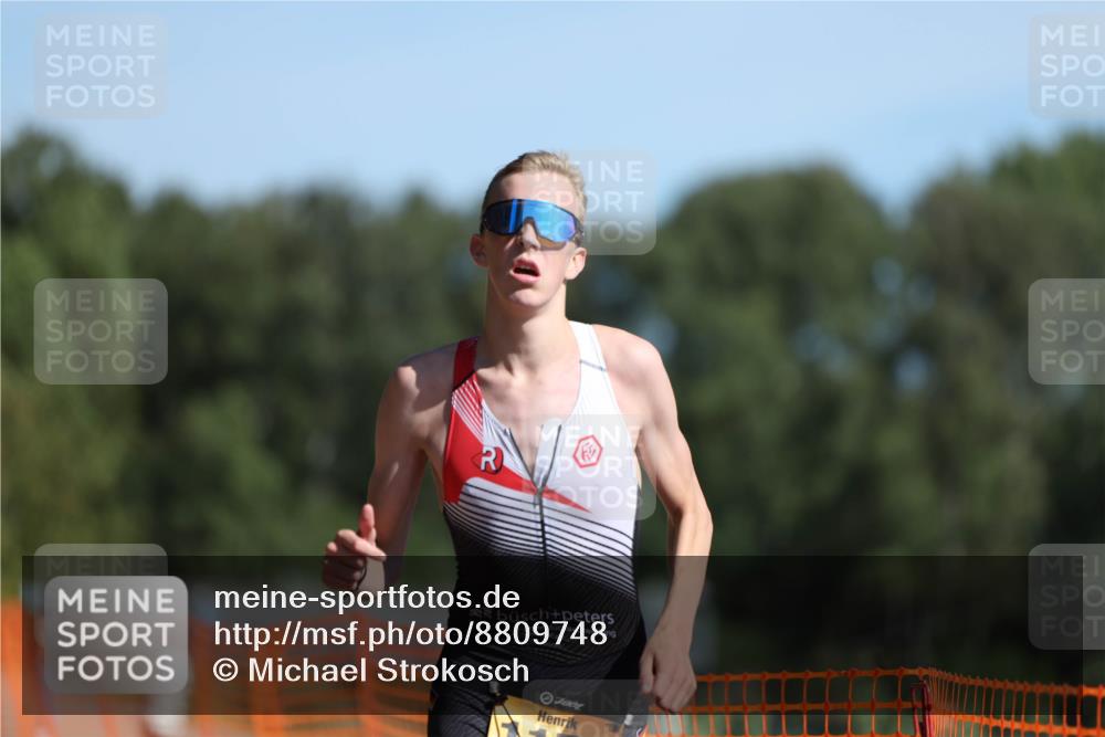 07.09.2025 - 19. Norderstedt Triathlon Michael Strokosch http://msf.ph/oto/8809748 07.09.2025 11:37:48 Laufen 1158 meine-sportfotos.de