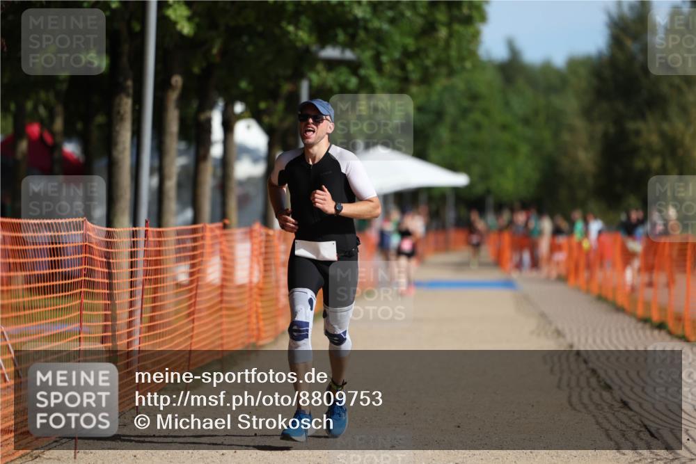 07.09.2025 - 19. Norderstedt Triathlon Michael Strokosch http://msf.ph/oto/8809753 07.09.2025 10:38:27 Laufen 1138, 1147 meine-sportfotos.de