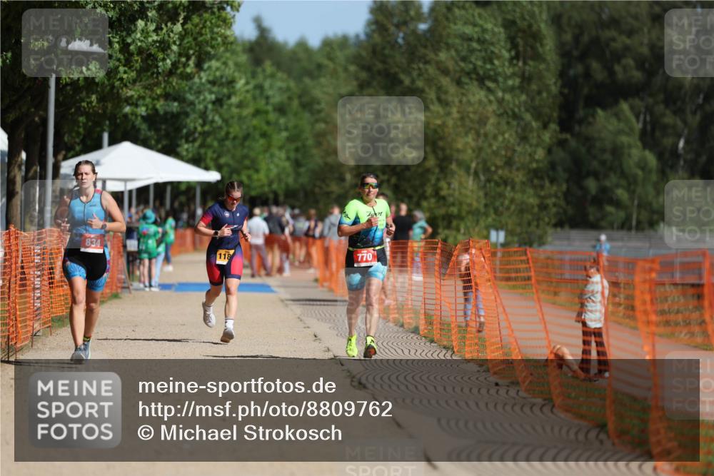 07.09.2025 - 19. Norderstedt Triathlon Michael Strokosch http://msf.ph/oto/8809762 07.09.2025 11:38:00 Laufen 770, 834, 1181 meine-sportfotos.de