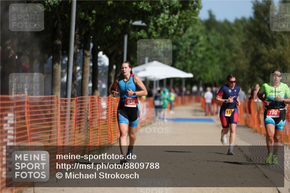 07.09.2025 - 19. Norderstedt Triathlon Michael Strokosch http://msf.ph/oto/8809788 07.09.2025 11:38:02 Laufen 770, 834, 1181 meine-sportfotos.de