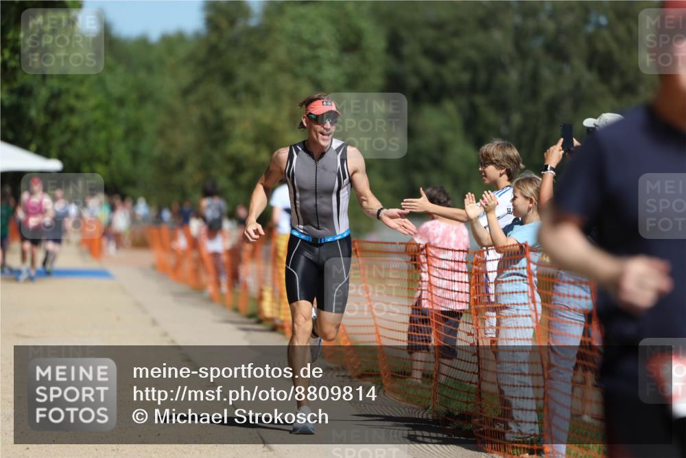 07.09.2025 - 19. Norderstedt Triathlon Michael Strokosch http://msf.ph/oto/8809814 07.09.2025 12:47:22 Laufen 151, 227, 713 meine-sportfotos.de