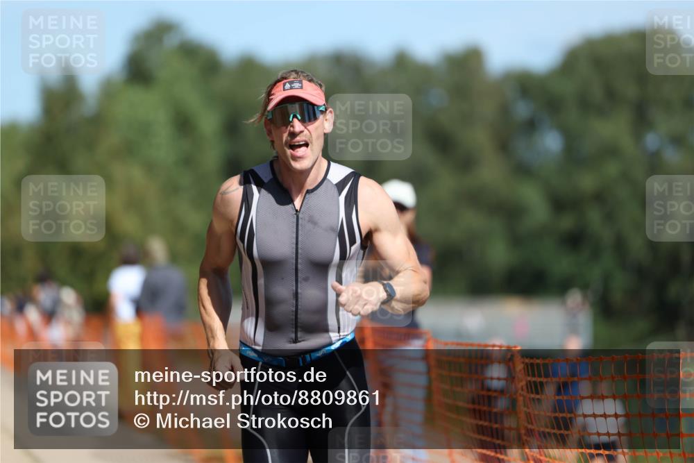 07.09.2025 - 19. Norderstedt Triathlon Michael Strokosch http://msf.ph/oto/8809861 07.09.2025 12:47:25 Laufen 151, 227 meine-sportfotos.de
