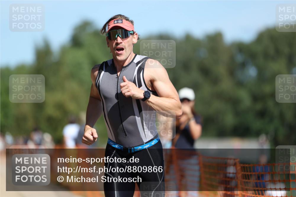 07.09.2025 - 19. Norderstedt Triathlon Michael Strokosch http://msf.ph/oto/8809866 07.09.2025 12:47:25 Laufen 151, 227 meine-sportfotos.de