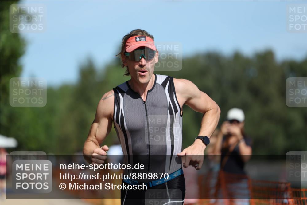 07.09.2025 - 19. Norderstedt Triathlon Michael Strokosch http://msf.ph/oto/8809870 07.09.2025 12:47:25 Laufen 151, 227 meine-sportfotos.de